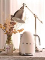 ⁦غلاية كهربائية سعة 1.7 لتر بقوة 2400W موديل KLF03CREU من سميج، لون كريمي⁩ - الصورة ⁦2⁩